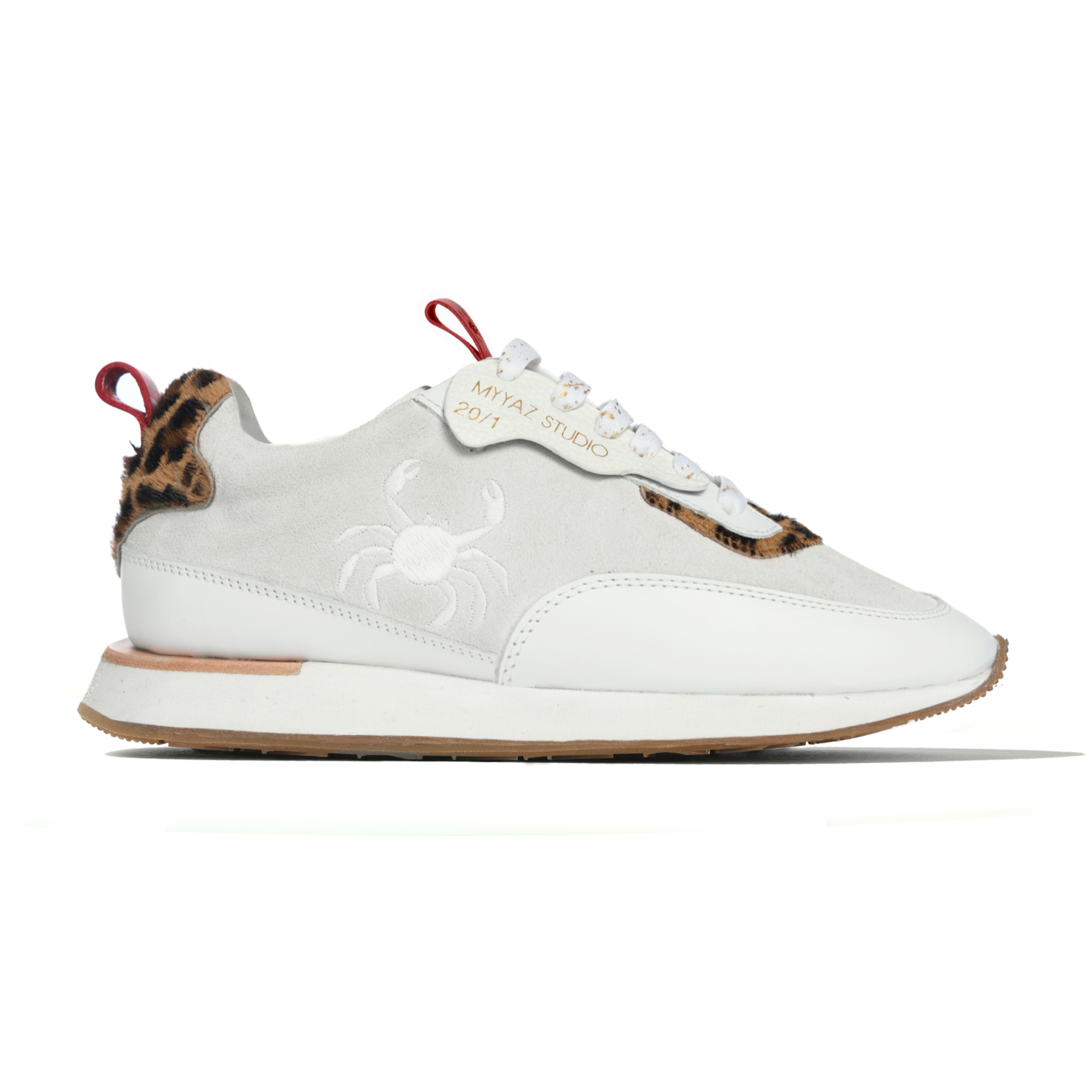 POSH PROWL – ELEGANCE WITH AN EDGE
