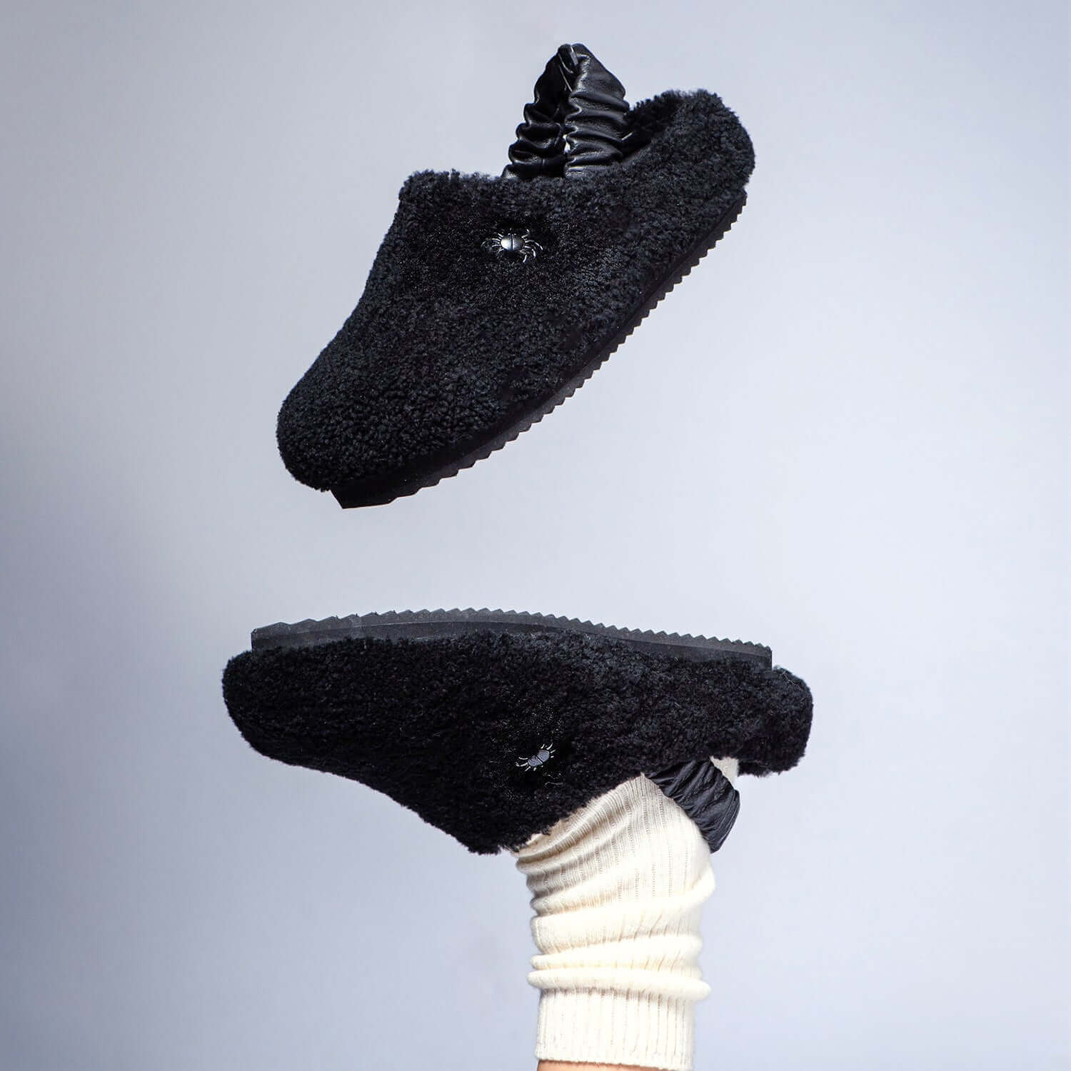 TEDDY CLOG - BLACK