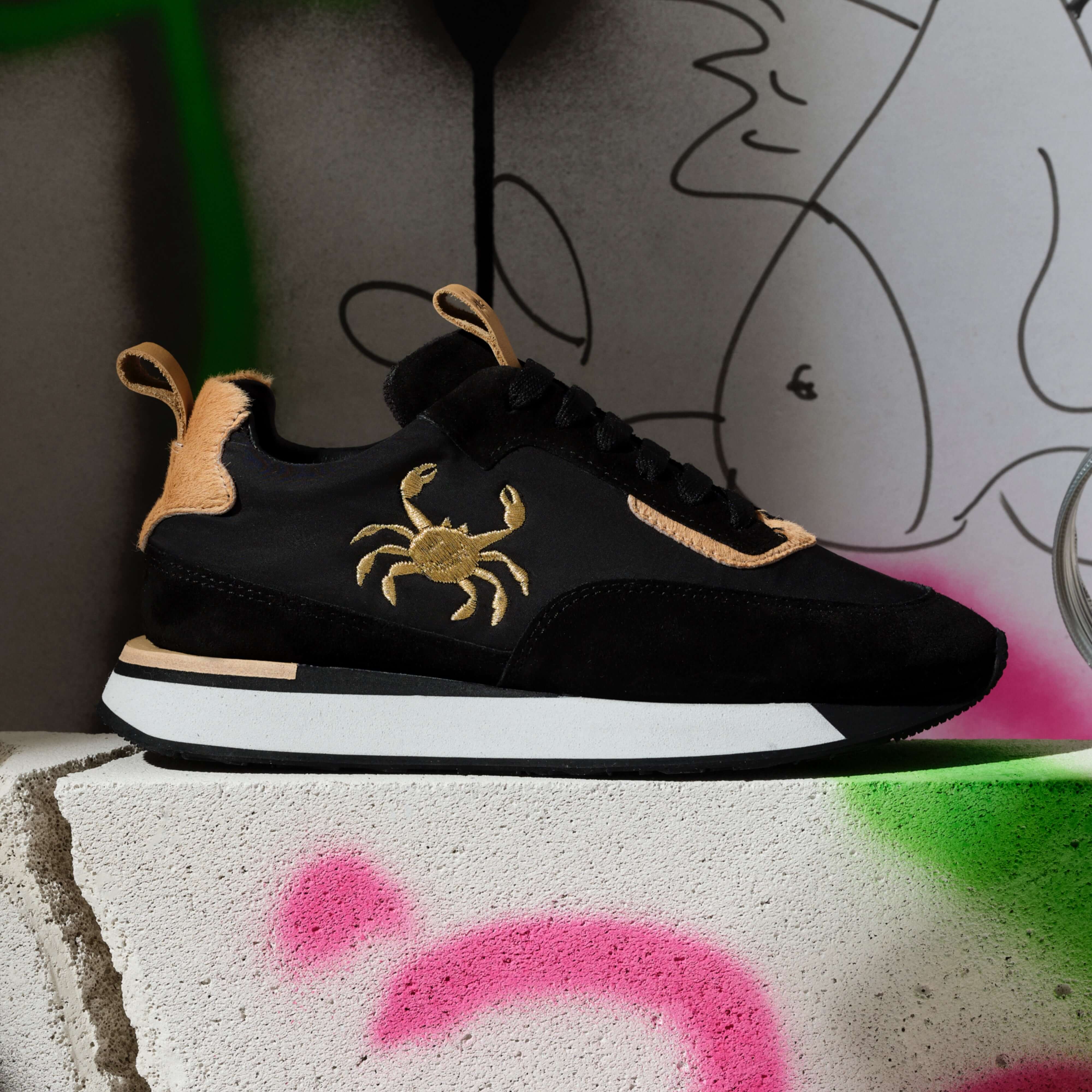 INSULA SNEAKER - BLACK GOLD